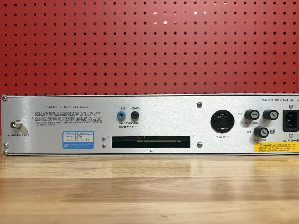 Controlador de calibre de iones Granville‐Phillips 271 - Control de proceso UHV y rango automático Foto 3 de 4