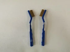 6.5 in. Plastic Handle Brass Scratch Brush. Qty:2 pcs