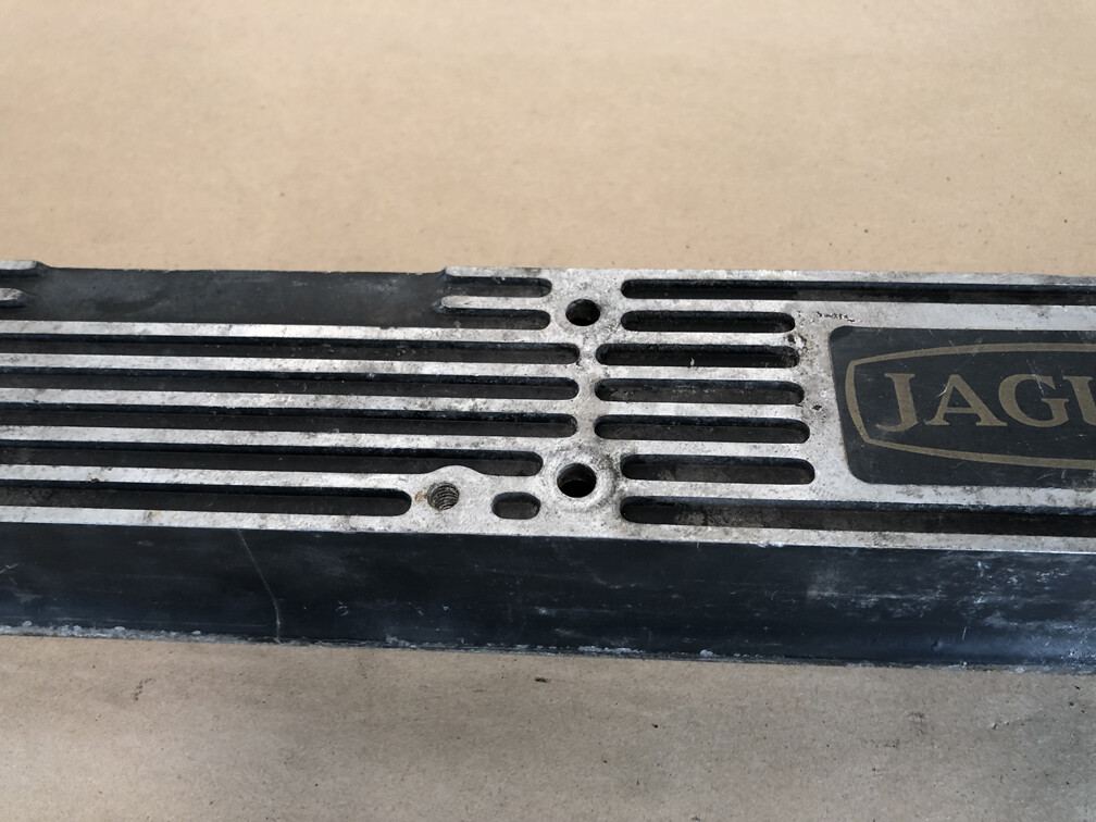 Jaguar XJ6 Series 2 4.2 Exhaust Cam Cover Valve Cover RH C43531A OEM eBay