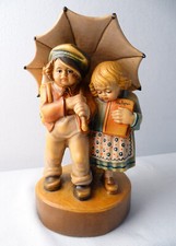 Handarbeit Holzfiguren Gruppe Junge & Mädchen unterm Schirm Made in Südtirol
