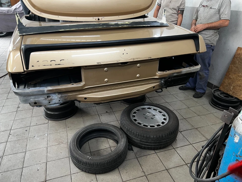 Alerón trasero maletero Mercedes SL R107 C107 SLC Amg 1971-1989 Foto 2 de 4