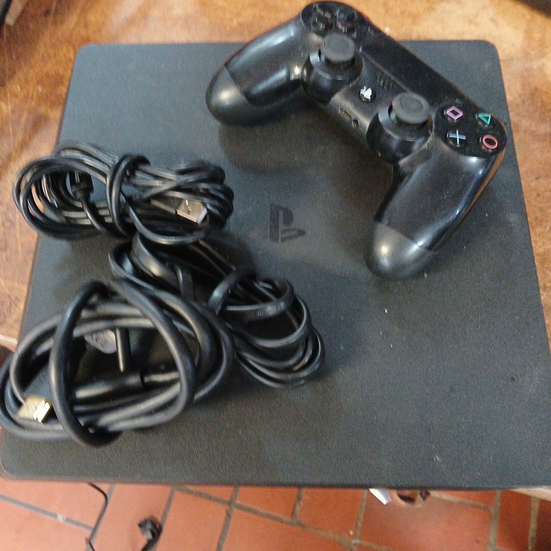 SONY PlayStation 4 Slim 1TB Black AW-CB319 Complete Console