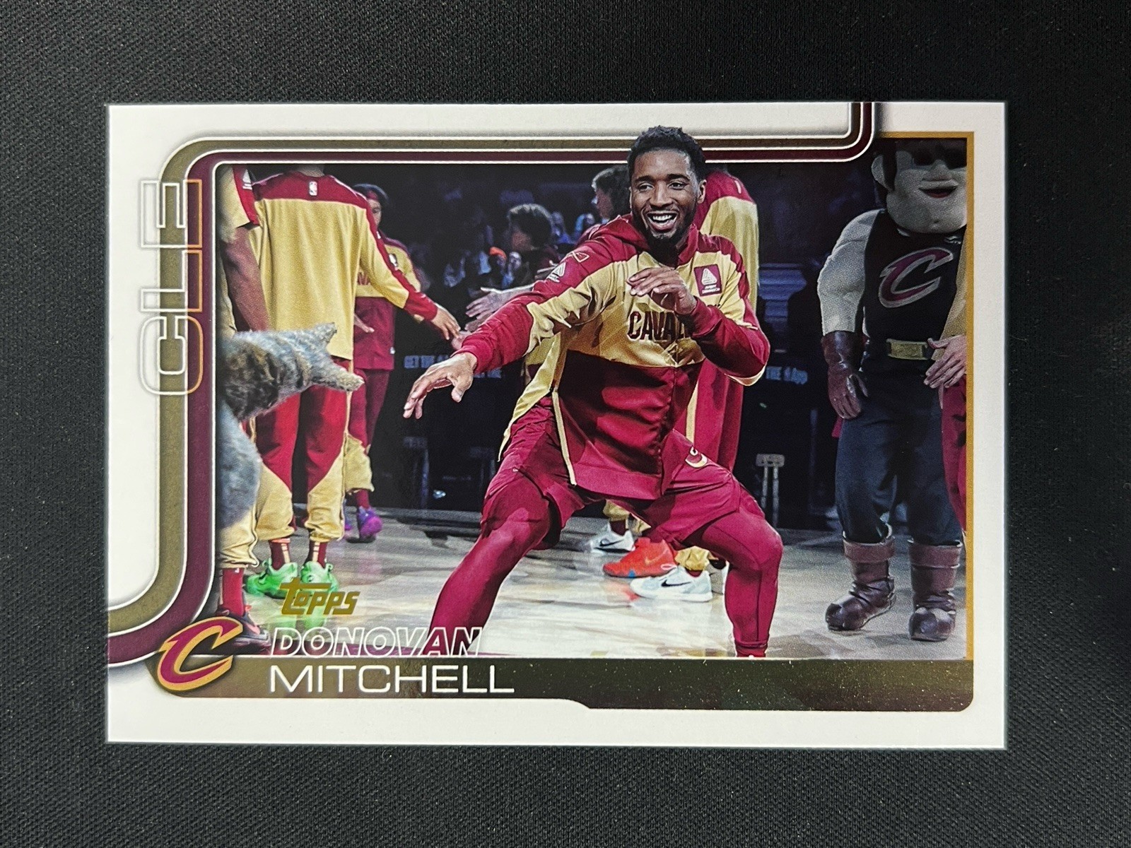 Donovan Mitchell, Cleveland Cavaliers, 2025-26 Topps Golden Mirror #80
