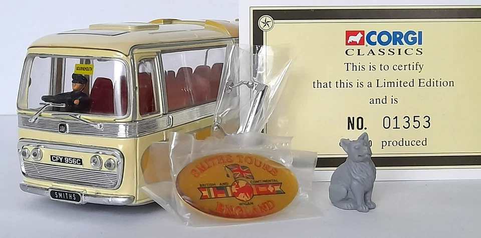 Corgi Classics 35304 Connoisseur Collection Bedford VAL - Smiths Tours Shearings - Image 3 of 4