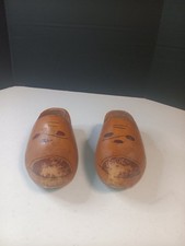 ANTIQUE Holland Dutch: hand carved  painted wooden shoes Antique 