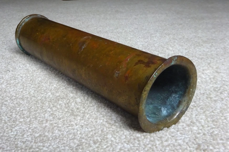 Vintage WWII Military 1942 40mm MKIV Used Brass Shell Case 'trench art'? Vase - Image 3 of 4