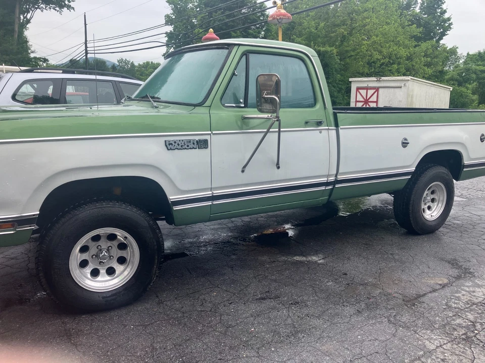 Dodge Power Wagon 1979  Foto 4 de 4