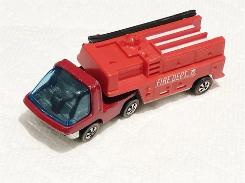 HOT WHEELS RED LINE FIRE ENGINE TRUCK ENAMEL RED w DARK INT EXCELLENT #2