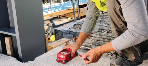 Hilti PS 50 Multidetector Tool - Picture 2 of 3