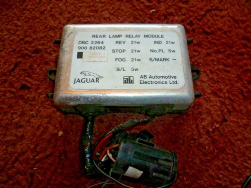 MODULE RELAIS FEU ARRIERE JAGUAR XJ40 DBC 2264
