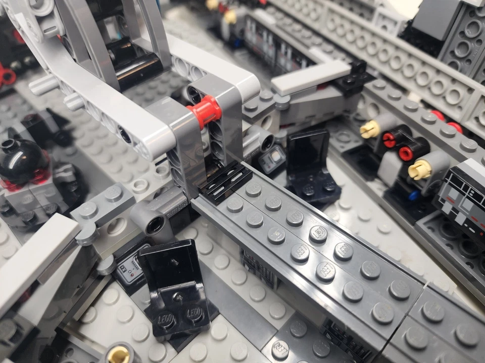 LEGO Star Wars: Imperial Star Destroyer (75055) Foto 3 de 4