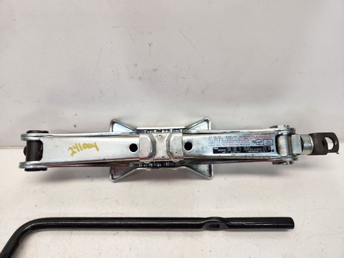2012 Acura TL (3.7L / AT) Emergency Jack & Tools - Picture 2 of 12