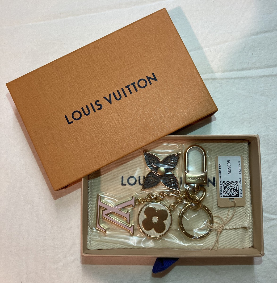 小物 LOUIS VUITTON Spring Street charm M69008 Louis Vuitton Spring Street Bag Charm and Key Holder M69008 | eBay