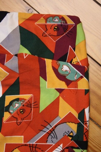 LuLaRoe TC2 Tall Curvy MultiColor Geometric Triangle Cat Face Print Legging Pant - Picture 7 of 7