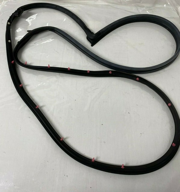 20072013 Infiniti G25 G35 G37 Front Passenger Door Weather Stripping