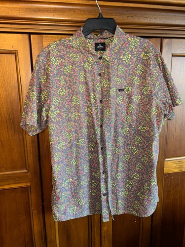 Rip Curl Shirt Mens size XL Gray Pink Yellow Print Button Up Short Sleeve - Picture 2 of 4