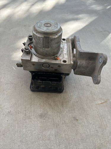 2014-2015 Honda Civic Sedan 1.8L EX A/T ABS Anti-Lock Brake Pump VSA TR3A3 OEM - Picture 2 of 7