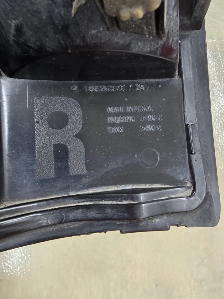 Juego de luces traseras Chevy GM OEM 2000-2006 Yukon Tahoe Suburban (16525375 y 16525376) Foto 4 de 4