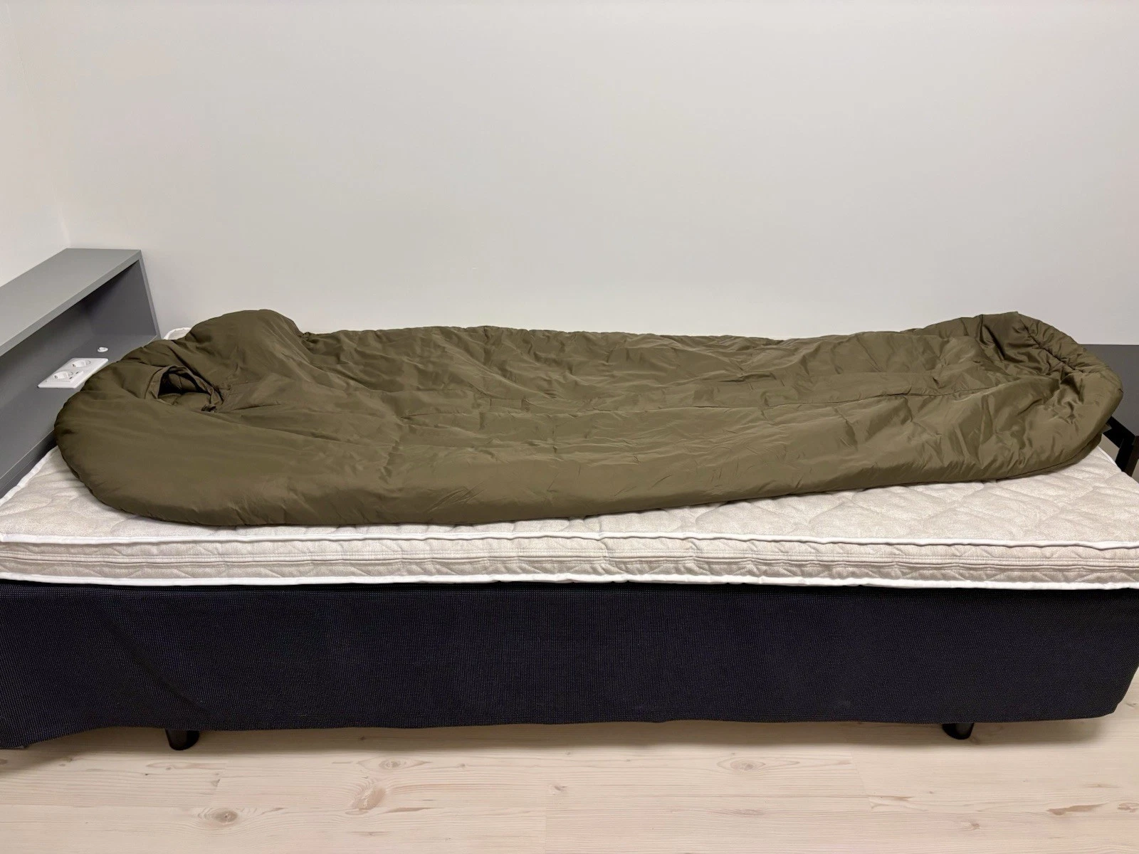 Sleeping Bag Carinthia Defense 4/185
Opens in a new window or tab