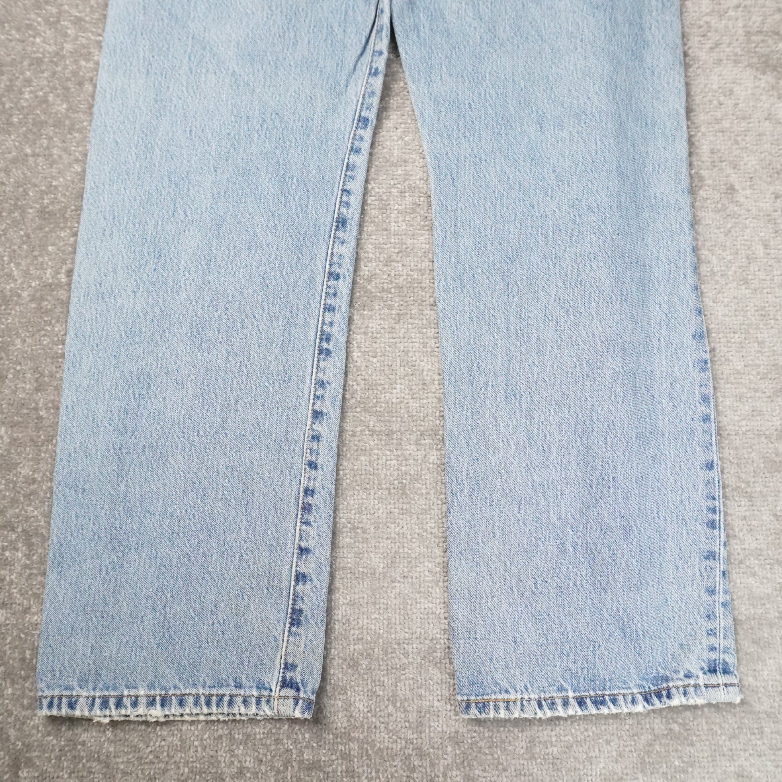 Levi's 501 Mens 35x32 Light Wash Straight Leg Blue Denim Jeans thumbnail 11