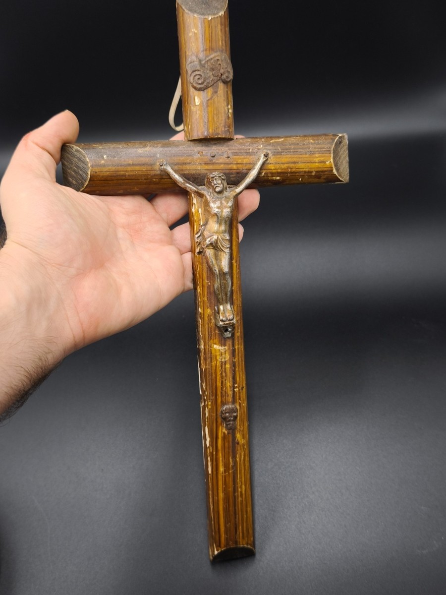 Vintage Wooden Bamboo Crucifix Skull Memento Mori 14