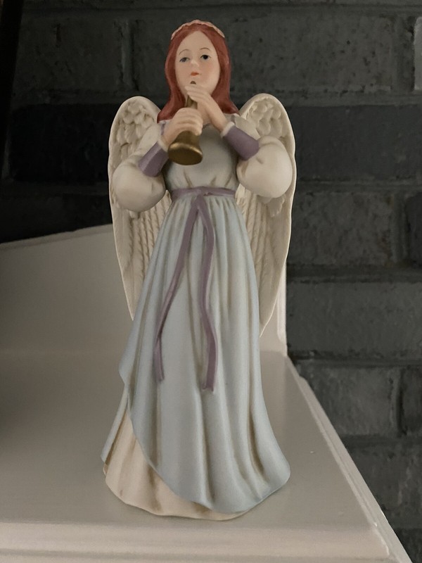 HEAVENLY DUET 1422 SINGLE ANGEL HOLDING HORN HOME INTERIOR EXCELLENT CONDITION