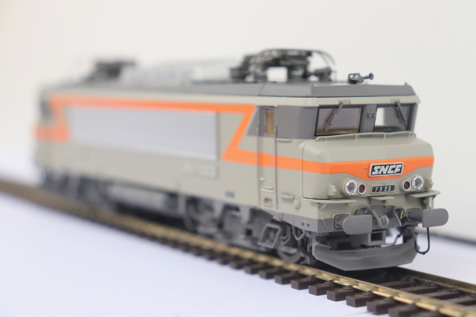 Modèle d'exception : BB 7323 SNCF LS Models 10952S, la quintessence du détail ferroviaire HO - 3