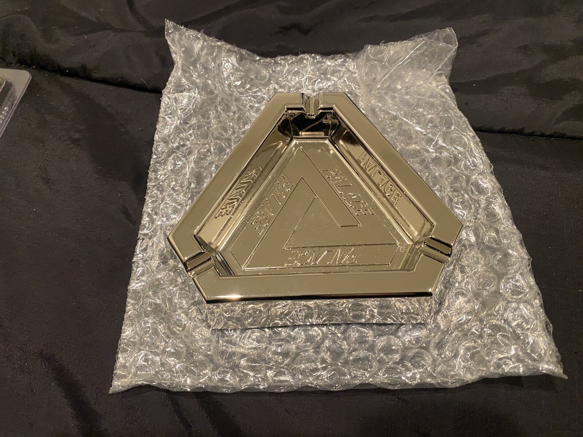 PALACE TRI-FERG ASH TRAY SILVER Palace Tri-Ferg Ashtray SILVER