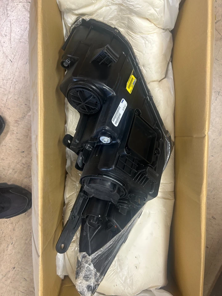 Conjunto de faros izquierdo HYUNDAI SANTA FE 2013-2016 certificado Capa (20-9380-00-9) Foto 2 de 3