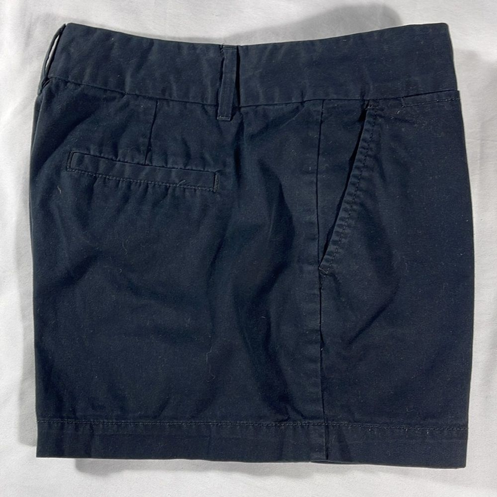 LOFT womens black basic flat front 3.5" inseam ch… - image 9