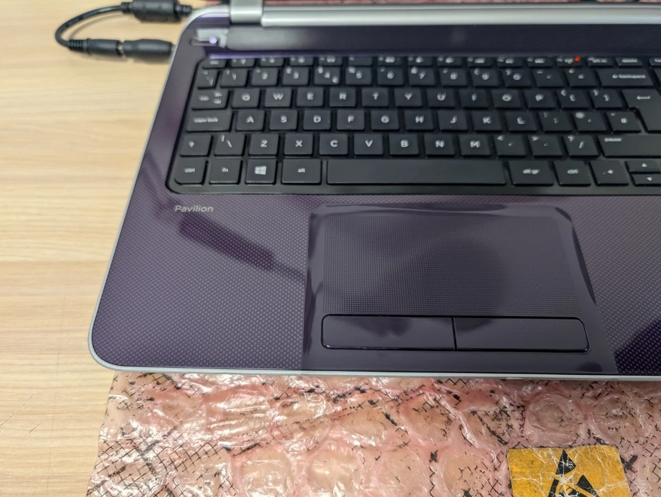 HP Pavilion 15 - AMD A8 Radeon - 2GB Ram - No Storage - Touchpad Fault - Image 2 of 4