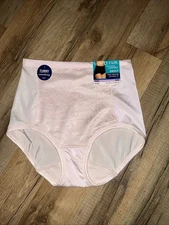 NWT $16 VANITY FAIR Sz 6/M SMOOTHING COMFORT REARLIFT Champagne Panty 13262