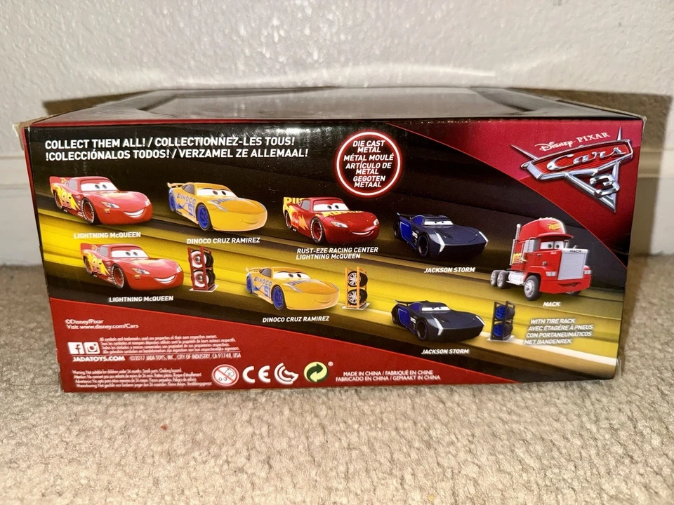 Cars 3 Rust-Eze Racing Center 2017 Lightning McQueen 1:24 Jada Die-cast Target Foto 3 de 4