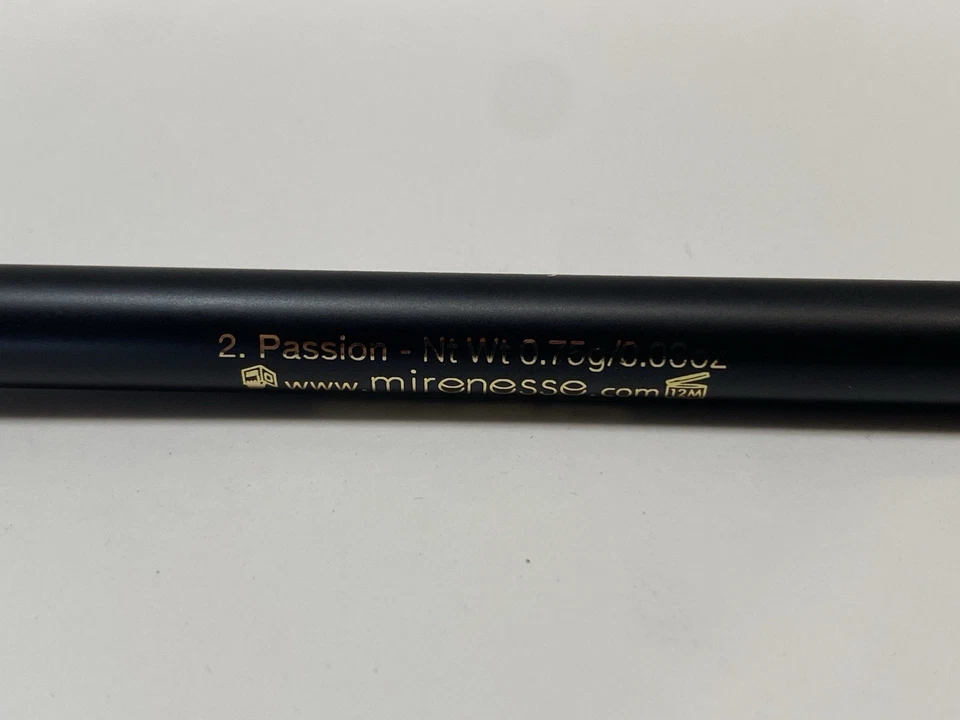 NUEVO DELINEADOR DE OJOS TINTA PROHIBIDA MIRENESSE #2 PASSION 0,75 G TAMAÑO COMPLETO Foto 3 de 3