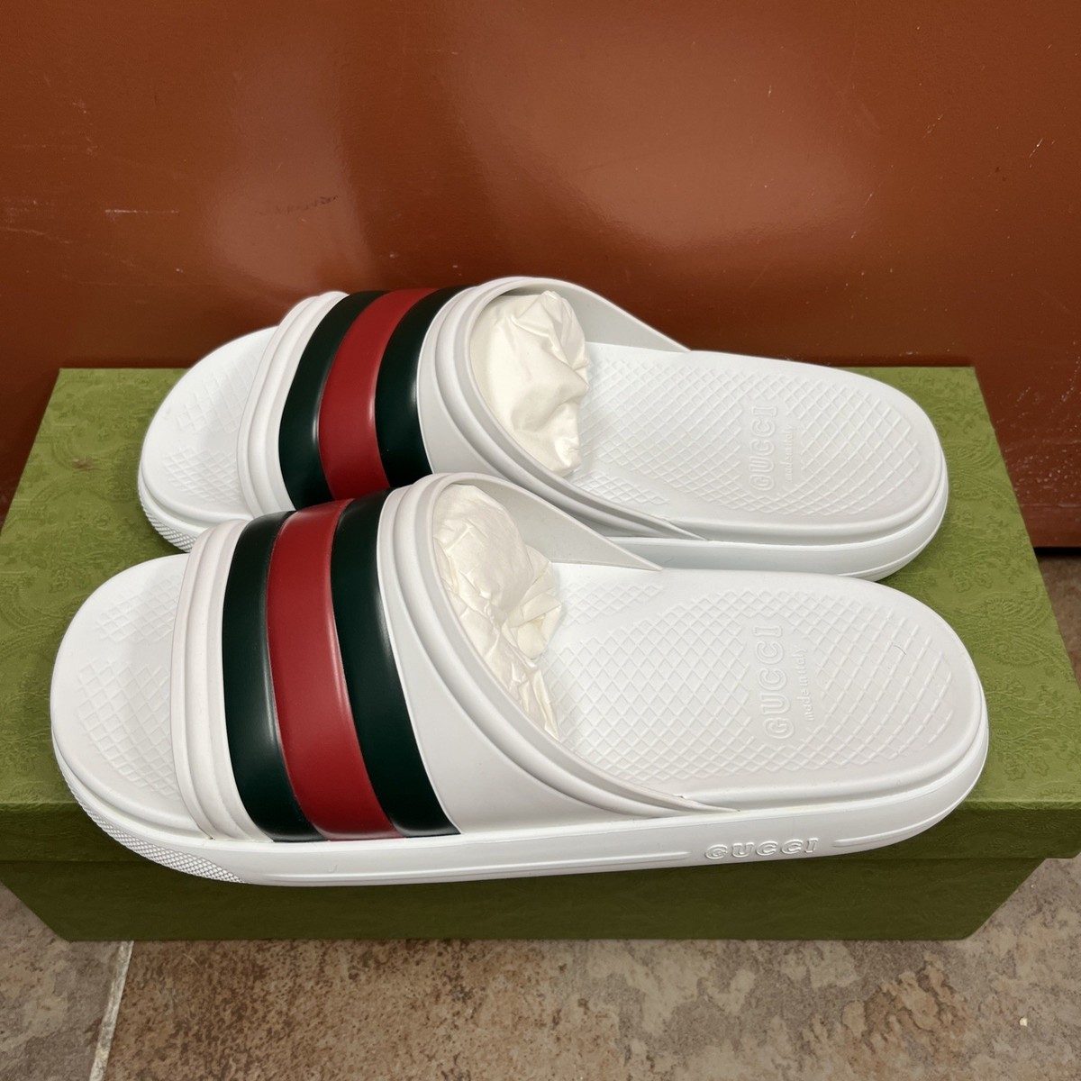Gucci Web Slides Sandals White/Green/Red Men display picture 1