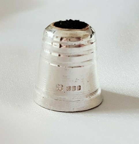 Black Felt Top ~ THIMBLE ~ Hallmarked Sterling Silver