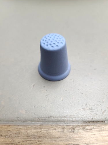 Jasperware Wedgwood Blue Thimble Kings & Queens of England Collection George 1 - Picture 5 of 6