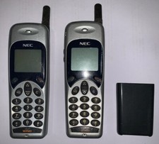 n.2 CELLULARI NEC DB4100 COME DB4000 USATI DA TESTARE CON UNA SOLA BATTERIA