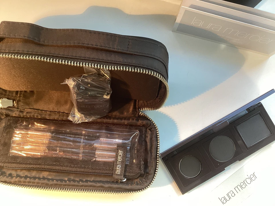 Laura Mercier Eye Design, Line, Define & Intensify. Bolsa com zíper e 4 escovas Inc. nova na caixa - Imagem 2 de 4