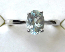 Genuine Aquamarine Solitaire Ring / size 7 / 925 Sterling Silver / 0.7ct