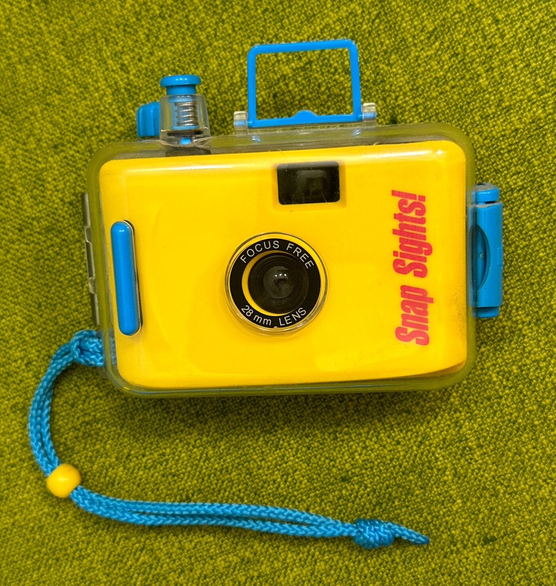 Vintage SNAP SIGHTS 35mm Film YELLOW Camera in Underwater