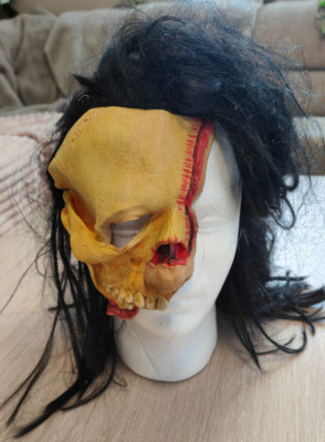 Mario Chiodo Studios Halloween Maske Halbmaske Halbes Gesicht mit Haaren (gebr.)