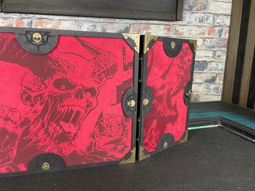 Dungeon Master Screen, Demon Screen, Würfel Design gravierte Filzfront für D&D - Bild 7 von 8