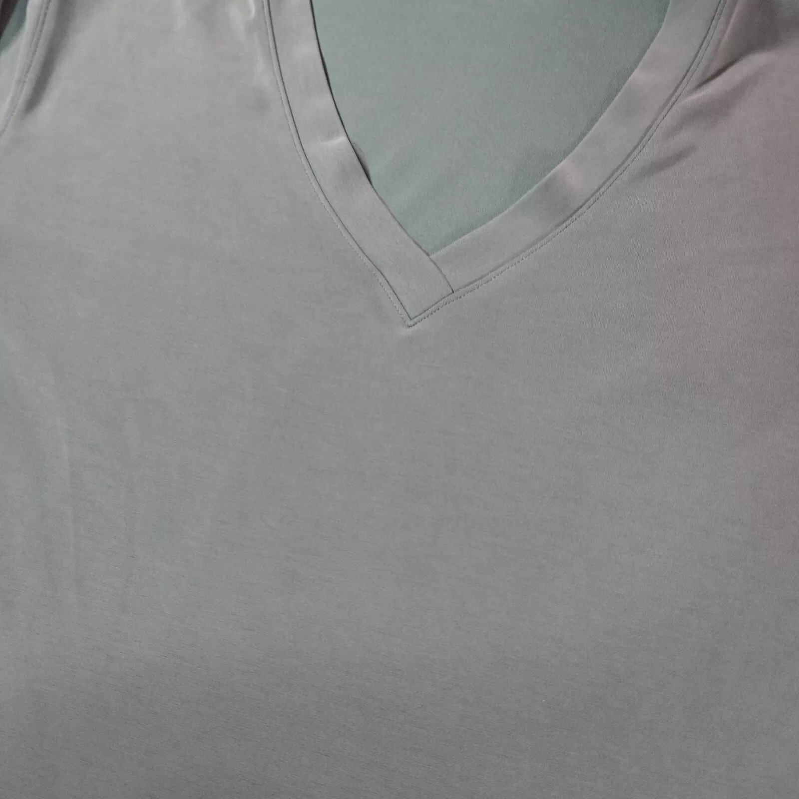 athleta seasoft willow v neck pullover sweatshirt