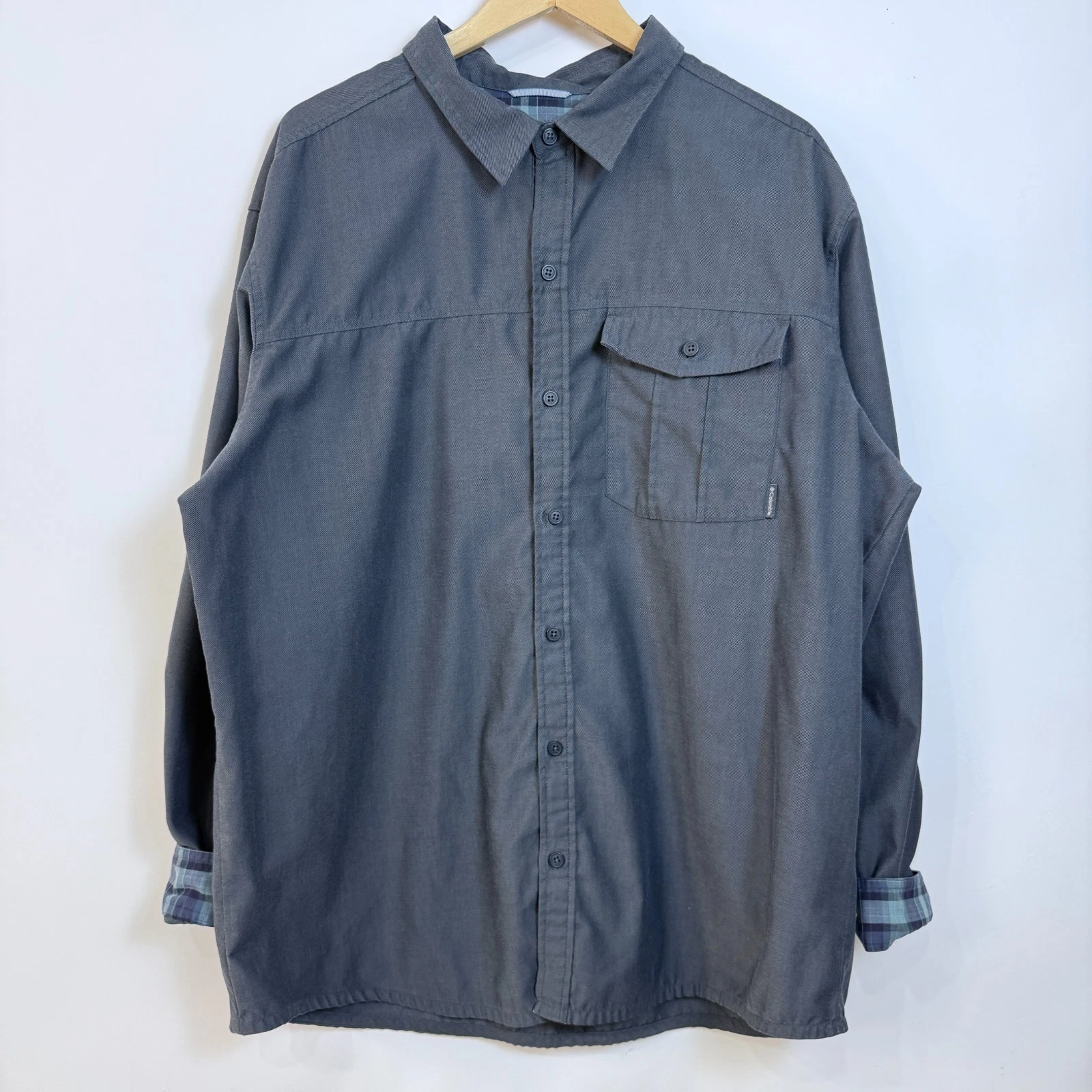 Columbia Long Sleeve Button Up Shirt Mens XXL Gray Plaid Flip Cuff Front Pocket