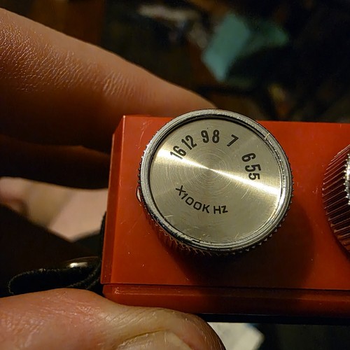 VINTAGE SONNET WRIST TRANSISTOR RADIO MODEL 161 W Red Turns On Needs battery - Picture 8 of 9