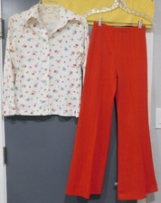 VTG 60s 70's BELL BOTTOM PANTS TEXTURE POLY W FLOWER TOP OUTFIT SET WOMENS S /M