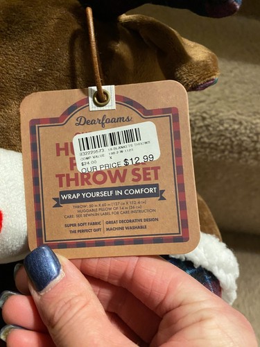 Dearfoams Huggable Plush & Throw - Picture 3 of 3