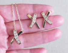 Collana e orecchini in oro 9 carati e pietra trasparente - completamente marchiati - con scatola