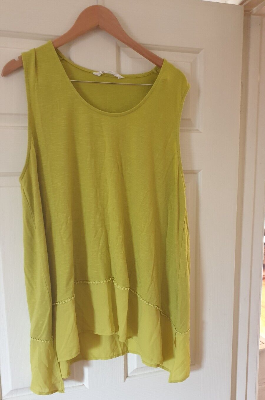 Virtuelle by Taking Shape Lime Green Sleeveless Top - Size Medium ...